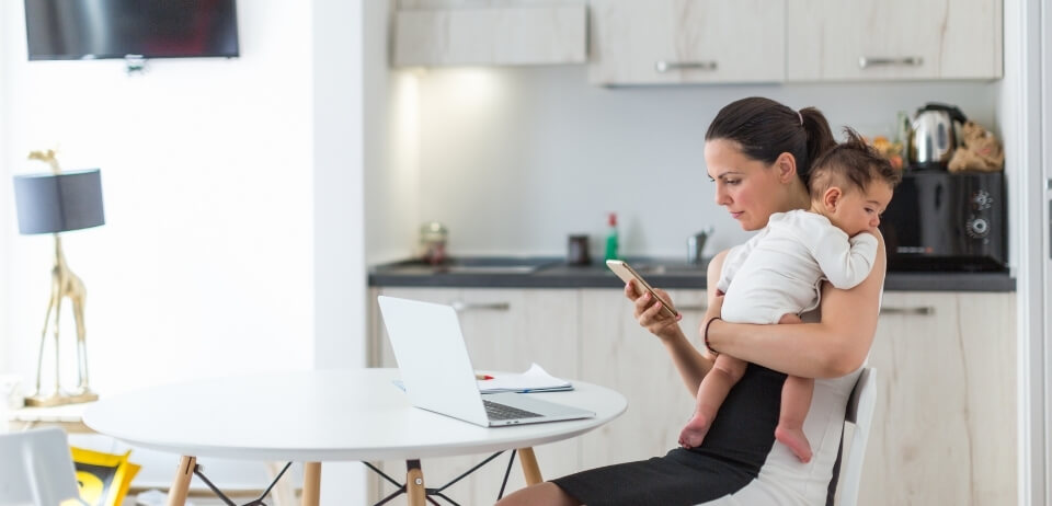 busy-mom-on-the-phone2